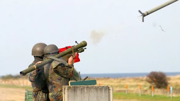 - &copy; Bundeswehr/Michael Mandt/dpa