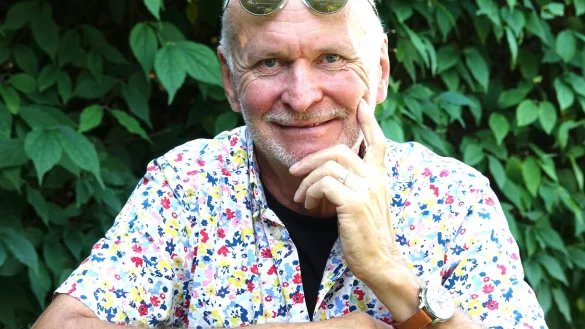 Will Archen malen: Dieter Grote. - &copy; Axel B&uuml;rger