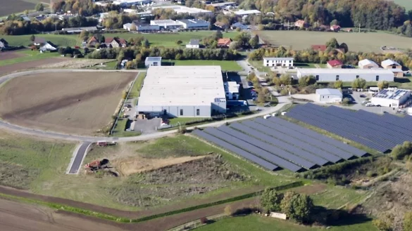 Im Gewerbegebiet Echternhagen wird aus erneuerbaren Energien Wasserstoff erzeugt, abgenommen und anschließend in andere Gebiete transportiert. - © Gemeinde Kalletal