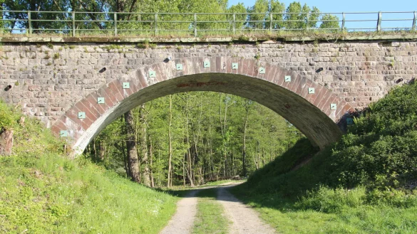 Die historische Bahnbr&uuml;cke in Wissentrup soll abgerissen werden. Laut der Gr&uuml;nen nur eine Entscheidung, die seitens der Verwaltung nicht vern&uuml;nftig kommuniziert wurde. - &copy; Cordula Gr&ouml;ne