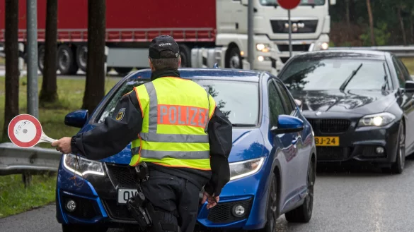 Immer wieder kommt es zu Kontrollen durch die Bundespolizei, bei dem auch illegale Fracht wie Drogen gesucht und gefunden werden. - &copy; Symbolbild: picture alliance / Ingo Wagner/dpa