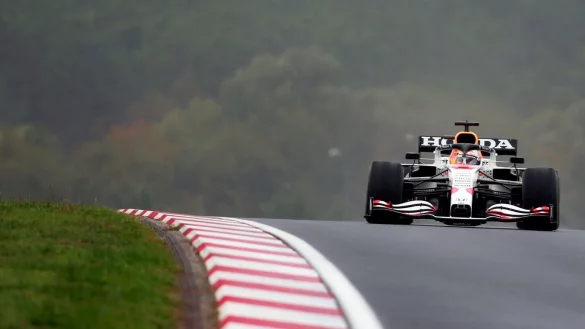 Verstappen - &copy; Foto: Uncredited/AP/dpa