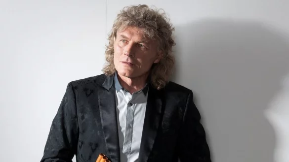 Edward Simoni tritt am 4. Dezember in Schlangen auf. - &copy; Tina Promotion