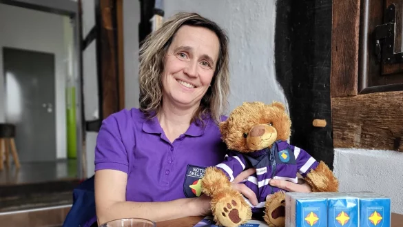 Seit 2020 ist Sandra Wieseler aus Lemgo als ehrenamtliche Notfallseelsorgerin unterwegs und spendet Personen in Ausnahmesituationen Trost. - &copy; Freya K&ouml;hring