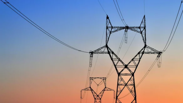 Die Stromsteuersenkung kommt nicht für alle. Zum 1. Januar soll es aber eine Entlastung bei den Netzentgelten geben. Davon profitieren auch Privathaushalte. - © Symbolbild: Pixabay/Angeleses