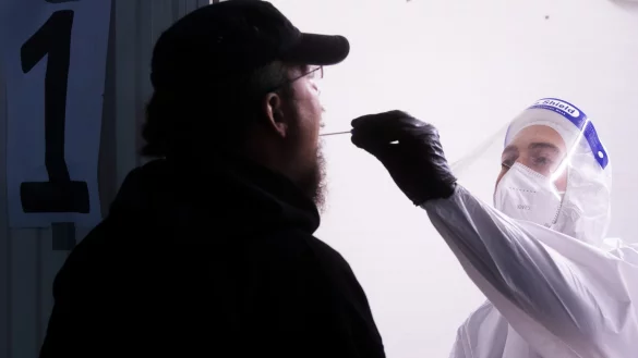 Corona-Neuinfektionen - &copy; Foto: Julian Stratenschulte/dpa