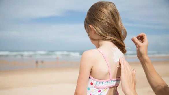 Kinder Sonnencreme &Ouml;ko-Test UV-Filter Test - &copy; Foto: Florian Schuh/dpa-tmn