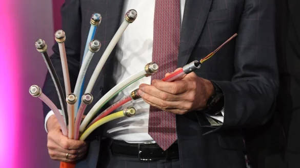 Telekom-Glasfaserausbau - &copy; Foto: Stefan Sauer