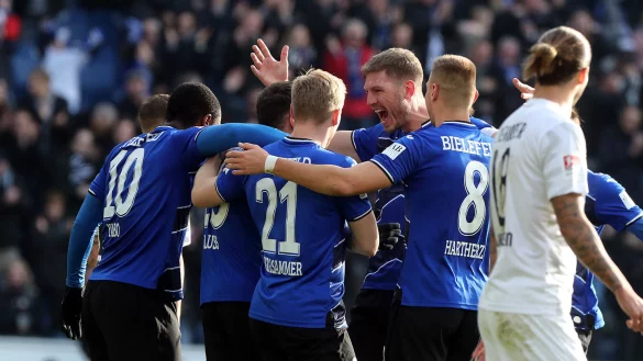 In Jubelstimmung pr&auml;sentierte sich Arminia Bielefeld in dieser Hinrunde auff&auml;llig oft. Einige Statistiken belegen, warum der DSC derzeit zurecht eine Spitzenmannschaft ist. - &copy; Wolfgang Rudolf