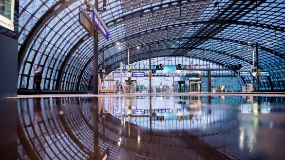 Es drohen wieder leere Schienen: Die GDL hat erneut zum Streik aufgerufen, der von Donnerstag (07.03.) um 2.00 Uhr nachts bis zum fr&uuml;hen Freitagnachmittag dauern soll. - &copy; Christoph Soeder/dpa