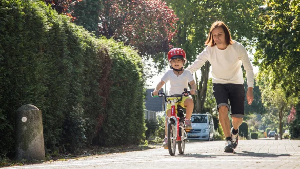 Fahrr&auml;der sind ein beliebtes Ostergeschenk. Vor allem ultraleichte Modelle kosten dabei auch f&uuml;r Kinder schon um die 500 Euro. - &copy; (c) dpa-tmn