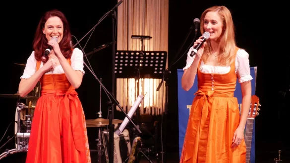 Volksmusik von Sigrid & Marina aus &Ouml;sterreich bringt alle zum Mitklatschen. - &copy; Thomas Kr&uuml;gler