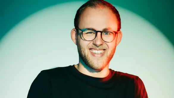 Sven Bensmann ist mit seinem Programm "Yes we Sven!" am 7. M&auml;rz in der Stadthalle Detmold zu sehen. - &copy; Marvin Ruppert