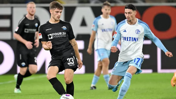 Im Hinspiel zeigte SCP-Verteidiger Marcel Hoffmeier (l.), hier gegen den Schalker Yusuf Kabadayi, eine seiner bislang besten Saisonleistungen. - &copy; Imago Images