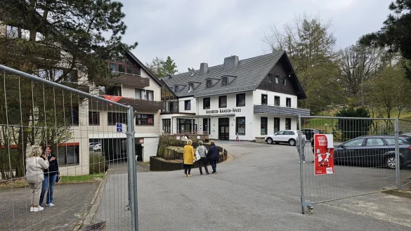 In der Notunterkunft ist einiges in Bewegung. Unter anderem gibt es einige Projekte, die von Ehrenamtlichen in Zusammenarbeit mit den Maltesern aufgebaut werden. - &copy; Astrid Sewing