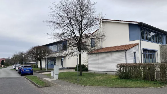 Auch die Grundschule Auf der Insel in Augustdorf braucht mehr R&auml;ume. - &copy; Cordula Gr&ouml;ne