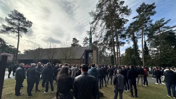 Auf dem Friedhof in Bielefeld-Senne findet die Beisetzung von Besar Nimani statt. - &copy; Lukas Brekenkamp