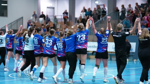 Die HSG Blomberg-Lippe erh&auml;lt das Jugendzertifikat mit Stern. - &copy; Weib&rsquo;z Fotografie