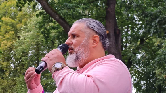 Gegen das Urteil des Amtsgerichtes Detmold wegen Beleidigung hat der rechte Influencer Tim Kellner mit seinem Anwalt Hendrik Schnelle Berufung eingelegt. Der Termin vor dem Landgericht steht jetzt fest. - © Marianne Schwarzer