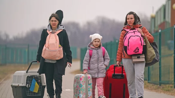 Viele Menschen fl&uuml;chten aus der Ukraine, aber einige auch in die Ukraine. Die Gr&uuml;nde. - &copy; VICTORIA JONES