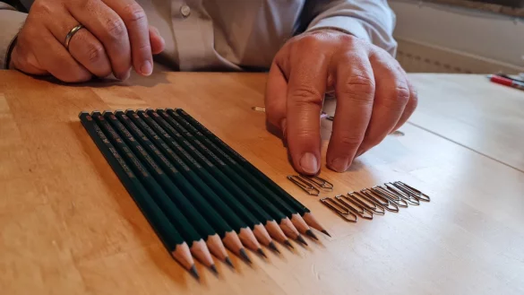 Ein Ordnungswahn oder Putzfimmel kann das Ventil f&uuml;r eine Zwangsst&ouml;rung sein. Die Betroffenen gewinnen mit diesen zwanghaften Handlungen das Gef&uuml;hl, die Kontrolle zu behalten oder haben die Vorstellung, Schlimmes zu verhindern, wenn sie sich an ihre selbstgesetzten Regeln halten, - &copy; Marianne Schwarzer