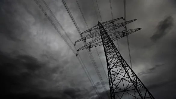 D&uuml;stere Aussichten - der Strom wird immer teurer. Die Kosten f&uuml;r die Netznutzung steigen. Die IHK hat die Preise verglichen und kommt zu dem Schluss, dass die Weettbewerbsf&auml;higkeit der Unternehmen in Gefahr ist. - &copy; (c) Copyright 2022, dpa (www.dpa.de). Alle Rechte vorbehalten