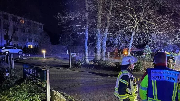 Die Feuerwehr war in der Nacht zu Dienstag im Gr&ouml;chteweg im Einsatz. - &copy; Feuerwehr Bad Salzuflen