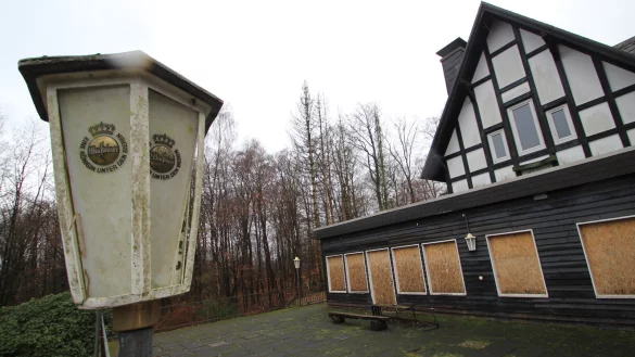 Wie geht es weiter mit der Waldschenke am Aussichtsturm? Noch sind alle Optionen offen. - &copy; Jens Rademacher