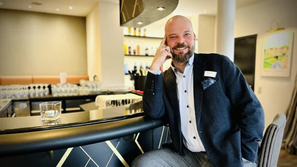 Sebastian Flaith, Direktor des Court Hotels neben der Haller OWL Arena, hat mit dem ersten Haus am Platz viele Pl&auml;ne. - &copy; Nicole Donath