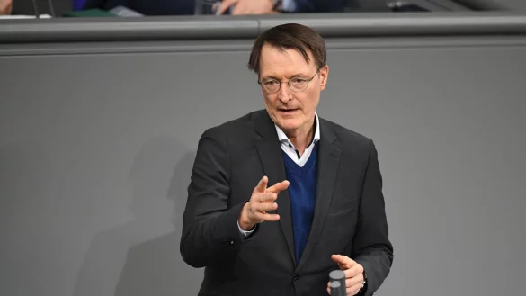 "Der gr&ouml;&szlig;te Fehler war, dass wir bei den Kindern zum Teil zu streng gewesen sind", sagt Gesundheitsminister Karl Lauterbach mit R&uuml;ckblick auf die Pandemie. - &copy; Ann-Marie Utz