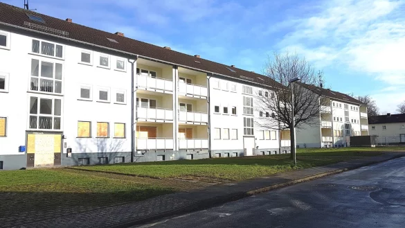 Mehrere H&auml;user an der Wolfgang-Hirth-Stra&szlig;e sollten zu Sozialwohnungen umgebaut werden. Doch weil die Stadt das Vorhaben nicht fristgerecht umsetzen kann, will der Bund nun sein F&ouml;rdergeld zur&uuml;ck. - &copy; Stadt Detmold