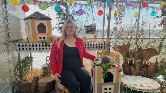 Mariel Kempa l&auml;sst sich zur Freude ihrer Kaninchen einiges einfallen. - &copy; Mariel Kempa