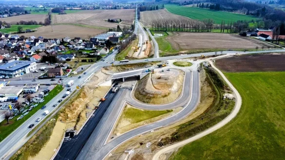Das &ouml;stliche Ende der Baustelle wird in den kommenden Monaten der Hauptschauplatz der Arbeiten. So wird die Tunnelstra&szlig;e (rechts) zur Sackgasse. Foto: Eike J. Horstmann - &copy; Eike J. Horstmann