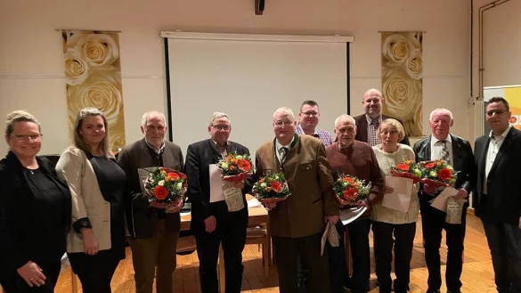 Jubilare 2023 und Vorstand: Sandra Wittsieker-Alisch, Steffi Kneese, Gerhard H&ouml;ltke, Hilmar Brandt von Lindau, Dietrich Tornau, Daniel D&uuml;wel, Josef Eitrich, Christian Olschewski, Sigrid Niederhaus, Gerhard Niemeier, Sven Logermann (von links). - &copy; CDU-Stadtverband