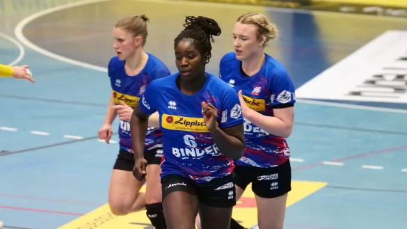 Ein F&uuml;hrungstrio schw&auml;rmt aus: Laura R&uuml;ffieux (von links), Laetitia Quist und Marie Michalczik wollen den n&auml;chsten Sieg einfahren. - &copy; J&ouml;rg Hagemann