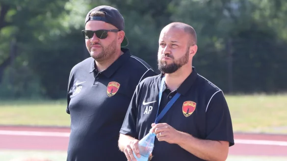 Obmann Michael Grundmann (links) mit dem scheidenden Trainer Andre Patscha. - &copy; Sebastian Lucas