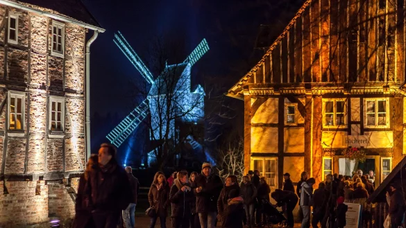 Für die Neuauflage des Museumsadvents in diesem Winter soll das Paderborner Dorf wieder atmosphärisch beleuchtet werden. - © Archivfoto: Torben Gocke