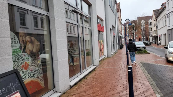 Noch ist der ehemalige Blumenladen eher eine Abstellkammer, aber Mitte des Jahres soll hier die Tourist-Info untergebracht werden. Erst einmal vor&uuml;bergehend. - &copy; Astrid Sewing