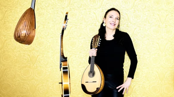 Caterina Lichtenberg hat in Wuppertal die weltweit einzige Professur f&uuml;r Mandoline inne. - &copy; Claudia Kempf
