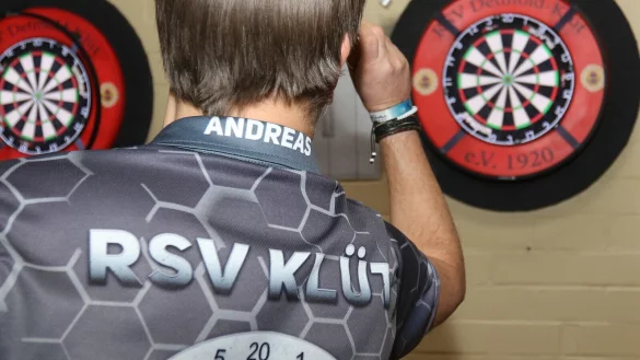 Auf dem Shirt oder auf der Scheibe: Der Name RSV Klüt ist allgegenwärtig. - © Oliver König