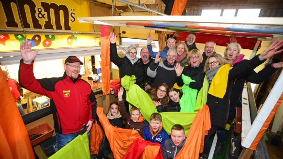 Die Kalledonier freuen sich schon auf den gro&szlig;en Karnevalsumzug am Samstag. - &copy; Nicole Ellerbrake