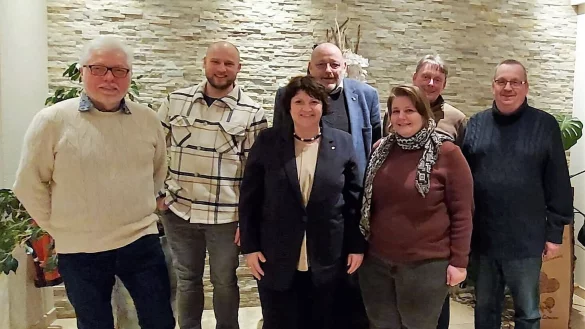 Von jetzt an gemeinsam: Heinz Gr&uuml;tzmacher, Matthias Kaiser, Ellen Stock, Rainer Brinkmann, Janina Moritz, Axel Wiebusch und Detlef Steffen (von links). - &copy; SPD Lage