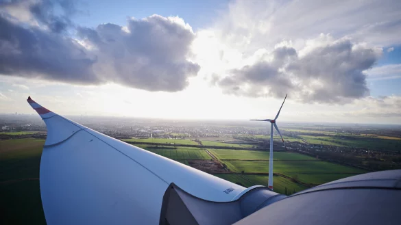 Die NRW-Landesregierung will die Planung und den Ausbau von Windr&auml;dern beschleunigen. - &copy; dpa
