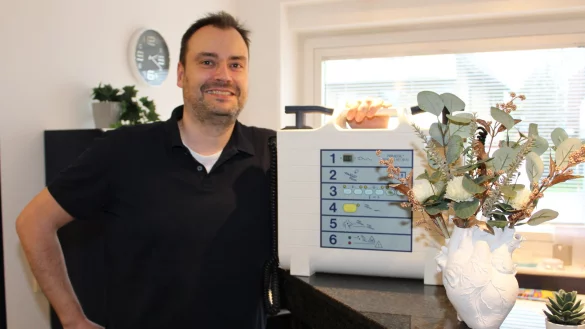 Timo Aschenbrenner, Facharzt f&uuml;r Innere Medizin und Kardiologie, hat sich nach 20 Jahren als Angestellter im Klinikum mit einer Hausarzt-Praxis selbsts&auml;ndig gemacht. - &copy; Sandra Castrup