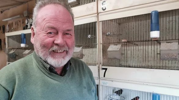 Freut sich &uuml;ber den Erfolg der Fr&uuml;hjahrs-Vogelb&ouml;rse der Extertaler Vogelliebhaber: Vize-Vereinsvorsitzender Siegfried Nolting. - &copy; Sylvia Frevert