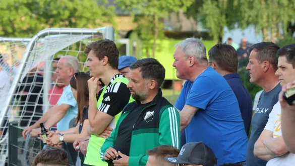 Henning Diekmann ist Obmann des SuS Pivitsheide. F&uuml;r den Abstiegskampf installierte der Verein Christoph Zimmermann f&uuml;r Jens Kaiser. - &copy; Sebastian Lucas