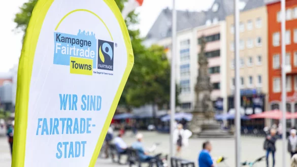 Seit 2009 können sich Kommunen in Deutschland für ihr Engagement im Fairen Handel um den Titel Fairtrade-Town bewerben. Die Fraktion Bündnis 90/Die Grünen fordert in einem Antrag, dass sich auch Blomberg um diese Auszeichnung bewirbt. - © Jakub Kaliszewski/ Fairtrade Deutschland