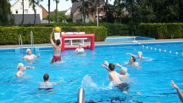 Freier Eintritt f&uuml;r Kinder und Jugendliche in die Barntruper Freib&auml;der, das hat die SPD gefordert. - &copy; Archivfoto: Sylvia Frevert