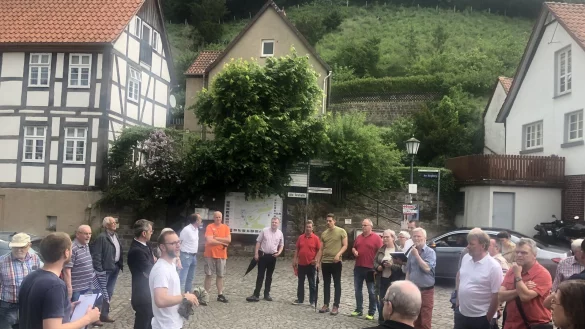 Es geht um die Schwaleberger Zukunft: B&uuml;rger, Vertreter der Stadt und St&auml;dteplaner tauschen Ideen aus. - &copy; Silke Buhrmester