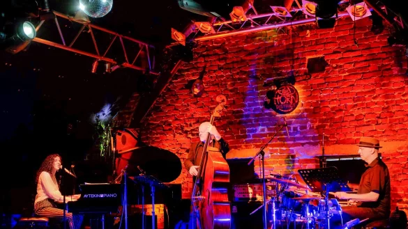 F&uuml;r das kanadische Trio um Laila Biali (Klavier), George Koller (Kontrabass) und Ben Wittman (Schlagzeug) war es der letzte Auftritt der Europa-Tournee. - &copy; Laurenz Tegethoff